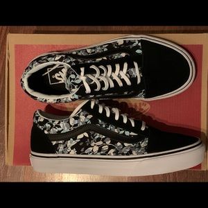 VANS Old Skool Floral shoes size 7